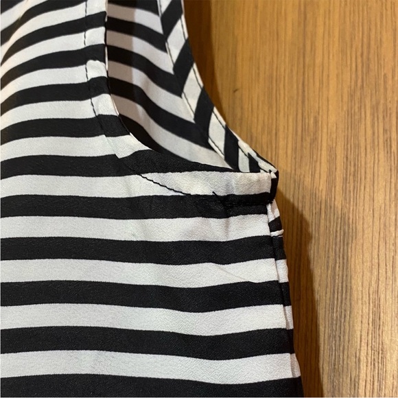 3/$15 Daisy Fuentes Black & White Striped Button Up Blouse - Picture 5 of 6